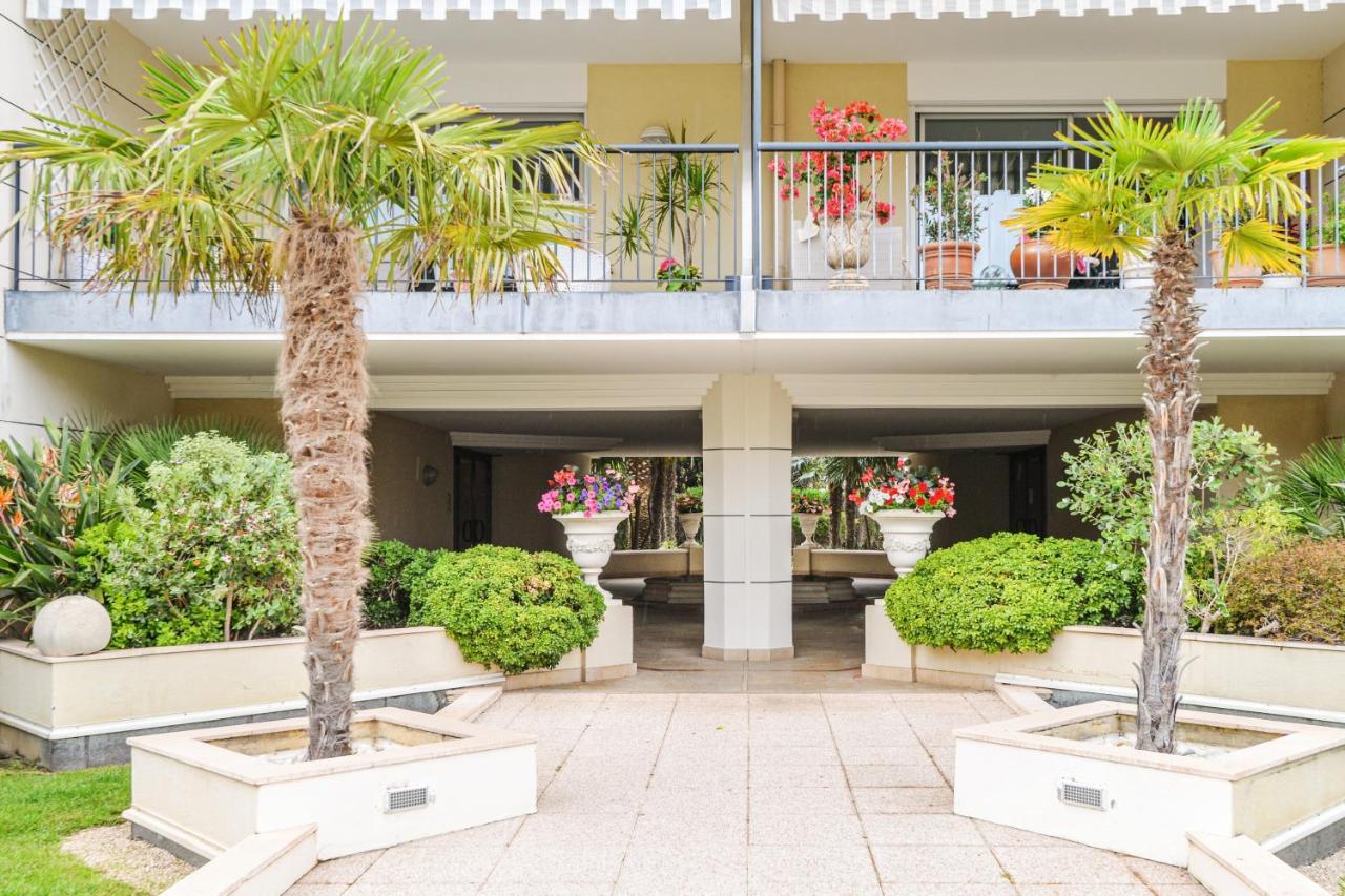 Le Lido - Piscine, Proche Plage カーニュ・シュル・メール エクステリア 写真